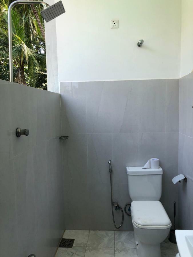 Hiriketiya White House Bed & Breakfast ดิคเวลลา ภายนอก รูปภาพ