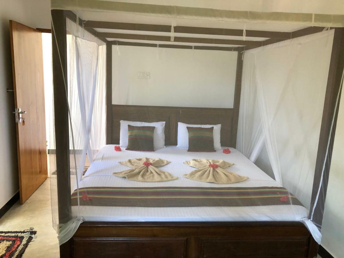 Hiriketiya White House Bed & Breakfast ดิคเวลลา ภายนอก รูปภาพ